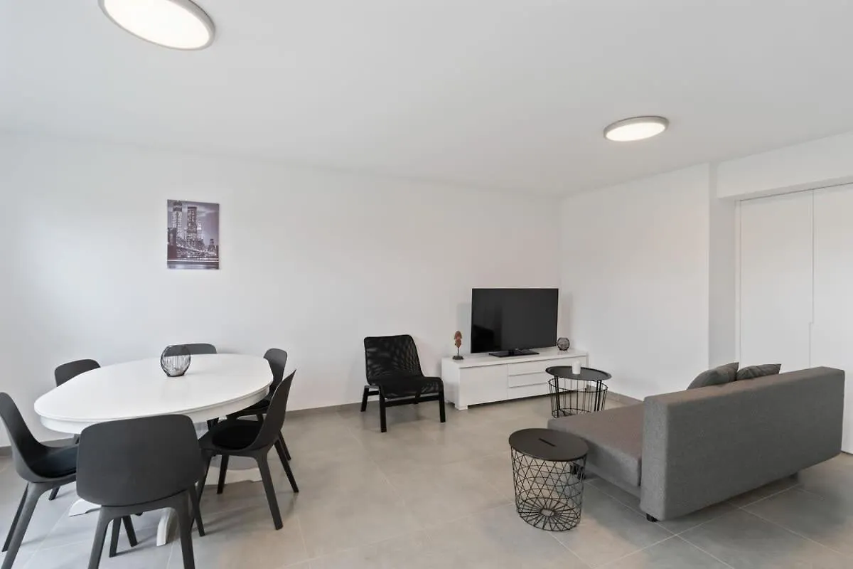 Tranquil Haven - Relax And Unwind In Hamm Appartement Luxemburg